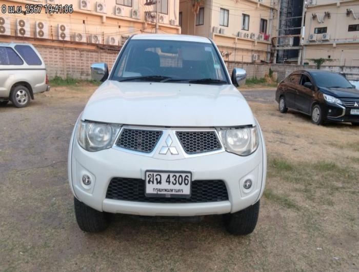 MITSUBISHI TRITON PLUS DOUBLE CAB 2.4 GLS M/T